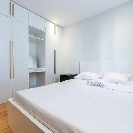 Proche Gem Et Gare: 3 Chambres-clim-balcon-wifi Grenoble