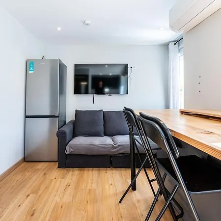 Proche Gem Et Gare: 3 Chambres-clim-balcon-wifi Apartment